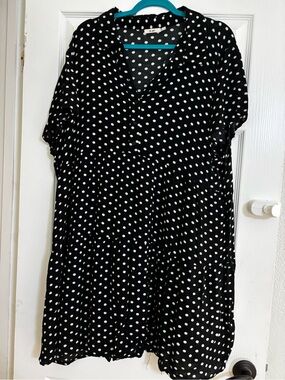 Boutique brand Black Polka Dot Short Sleeve Dress